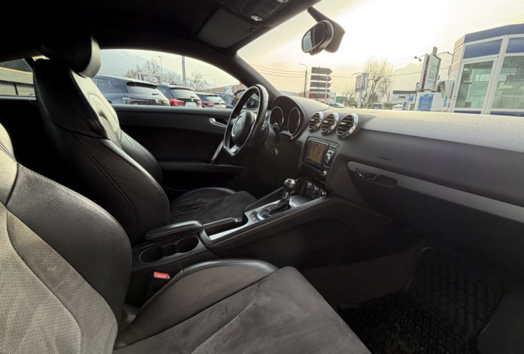 Audi TT Phase 2 2.0 TFSi 200 S-line Tiptronic