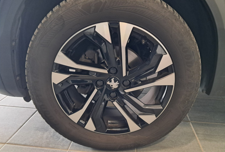 Peugeot 2008  GT 130 PureTech SS EAT8 / 2ÈME MAIN / CAMÉRA DE RECUL / ENTRETIEN SUIVI