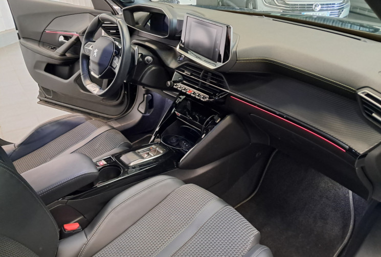 Peugeot 2008  GT 130 PureTech SS EAT8 / 2ÈME MAIN / CAMÉRA DE RECUL / ENTRETIEN SUIVI