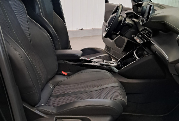 Peugeot 2008 1.2 PureTech 130 GT EAT8 / 2ÈME MAIN / CAMÉRA DE RECUL / ENTRETIEN SUIVI