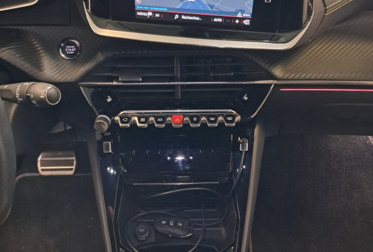 Peugeot 2008  GT 130 PureTech SS EAT8 / 2ÈME MAIN / CAMÉRA DE RECUL / ENTRETIEN SUIVI