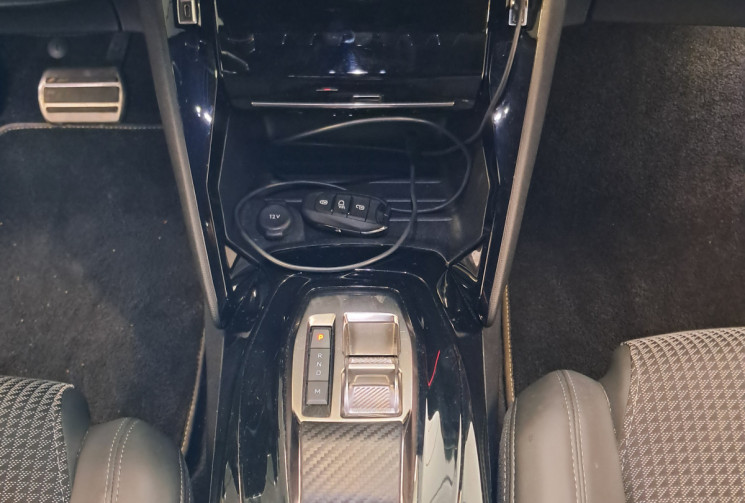 Peugeot 2008  GT 130 PureTech SS EAT8 / 2ÈME MAIN / CAMÉRA DE RECUL / ENTRETIEN SUIVI