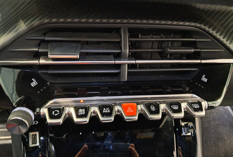 Peugeot 2008 1.2 PureTech 130 GT EAT8 / 2ÈME MAIN / CAMÉRA DE RECUL / ENTRETIEN SUIVI