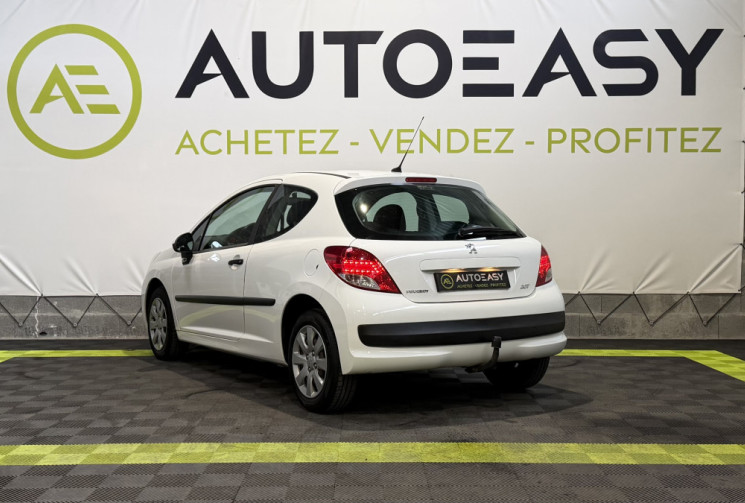 Peugeot 207 1,4i 75 ACCESS + Attelage + régulateur - Première main / Distri OK 