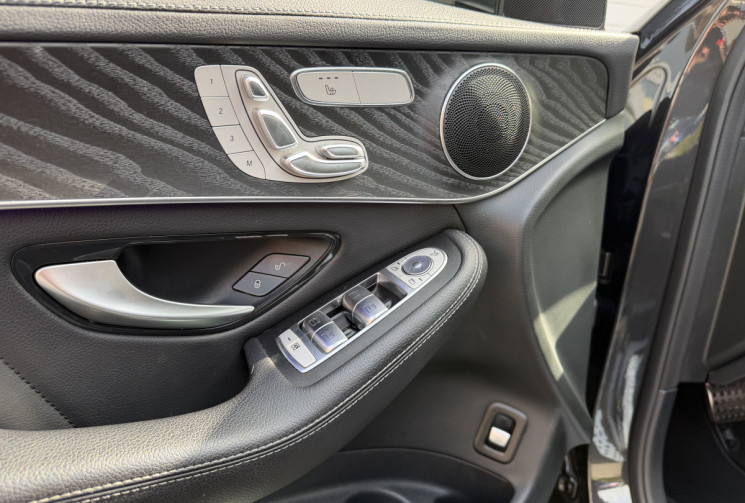 Mercedes GLC Coupé 300 de 194 +122 ch AMG Line 4Matic 9G-Tronic / Entretien MB 100% / État neuf