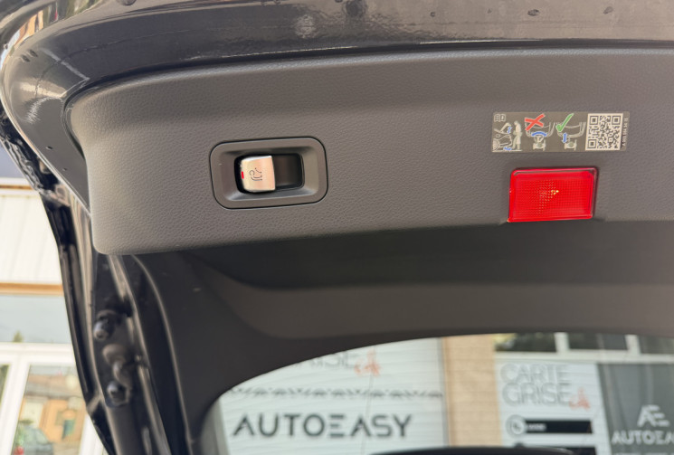 Mercedes GLC Coupé 300 de 194 +122 ch AMG Line 4Matic 9G-Tronic / Entretien MB 100% / État neuf