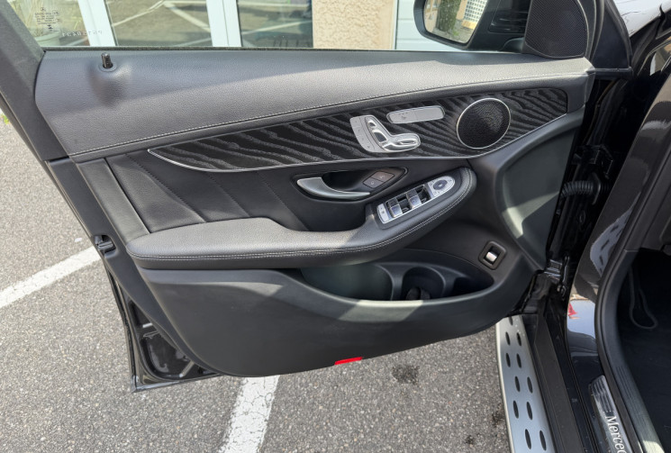 Mercedes GLC Coupé 300 de 194 +122 ch AMG Line 4Matic 9G-Tronic / Entretien MB 100% / État neuf