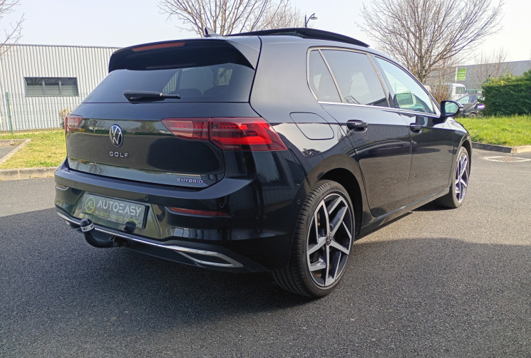 Volkswagen Golf  VIII 1.4 HYBRID RECHARGEABLE 204 ch DSG6 Style / Attelage / Toit Ouvrant
