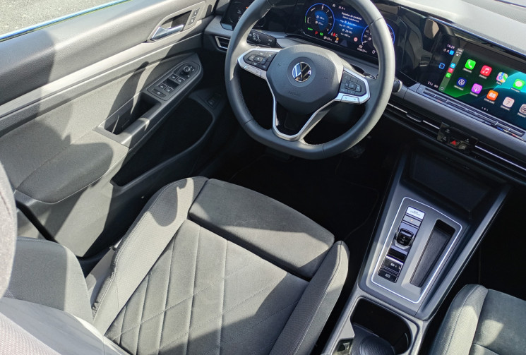 Volkswagen Golf  VIII 1.4 HYBRID RECHARGEABLE 204 ch DSG6 Style / Attelage / Toit Ouvrant