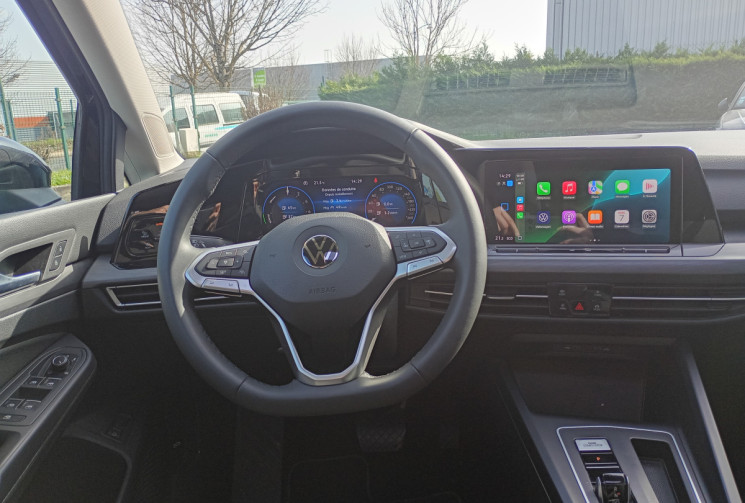 Volkswagen Golf  VIII 1.4 HYBRID RECHARGEABLE 204 ch DSG6 Style / Attelage / Toit Ouvrant