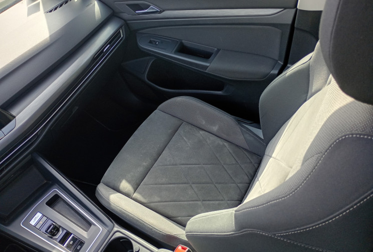 Volkswagen Golf  VIII 1.4 HYBRID RECHARGEABLE 204 ch DSG6 Style / Attelage / Toit Ouvrant