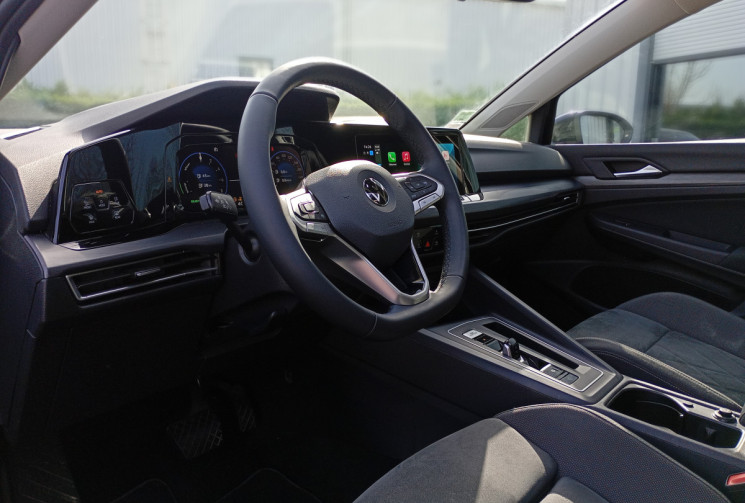 Volkswagen Golf  VIII 1.4 HYBRID RECHARGEABLE 204 ch DSG6 Style / Attelage / Toit Ouvrant