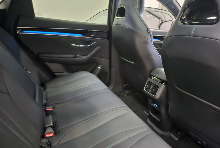 BYD Seal U  1.5 218 PHEV boost / dispo immédiatement/ tarif clé en main carte grise compris