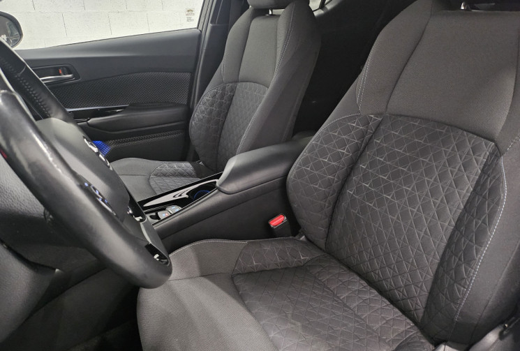 Toyota C-HR 2.0 hybride 184 CV graphic