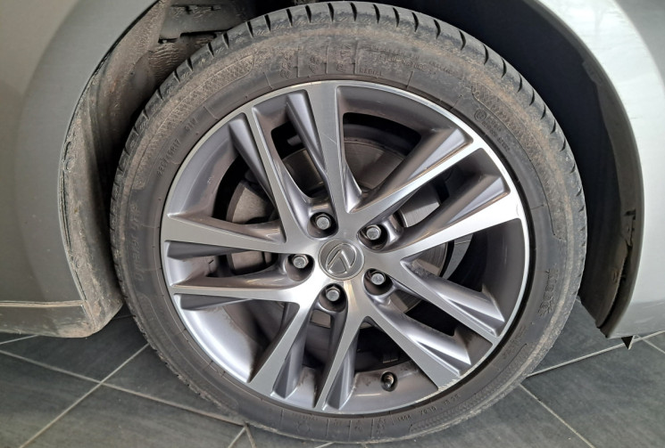 Lexus IS III Phase 2 300h 2.5 223 PACK BUSINESS  - 2eme main -  ENTRETIEN SUIVI  -  