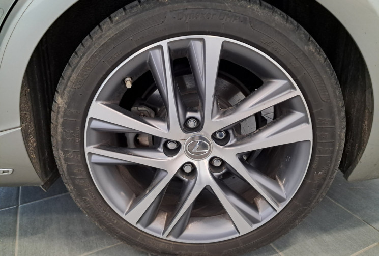 Lexus IS III Phase 2 300h 2.5 223 PACK BUSINESS  - 2eme main -  ENTRETIEN SUIVI  -  