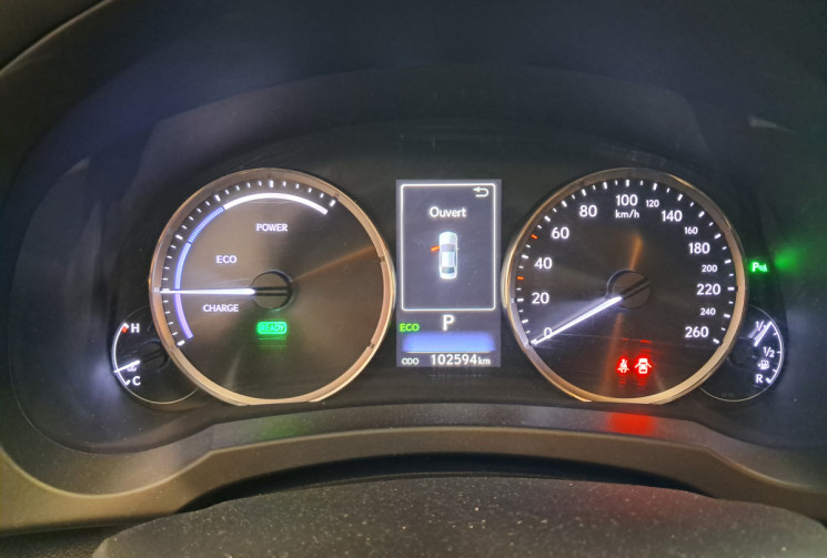 Lexus IS III Phase 2 300h 2.5 223 PACK BUSINESS  - 2eme main -  ENTRETIEN SUIVI  -  