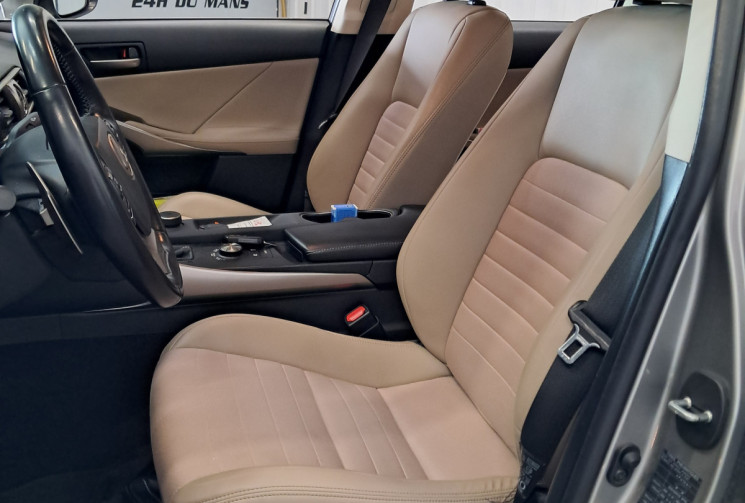 Lexus IS III Phase 2 300h 2.5 223 PACK BUSINESS  - 2eme main -  ENTRETIEN SUIVI  -  