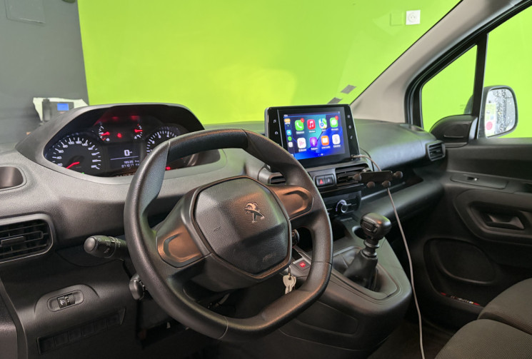 Peugeot Partner 1.2 110CV 1000KG CHARGE DISTRI FAITE ENTRETIEN COMPLET PEUGEOT