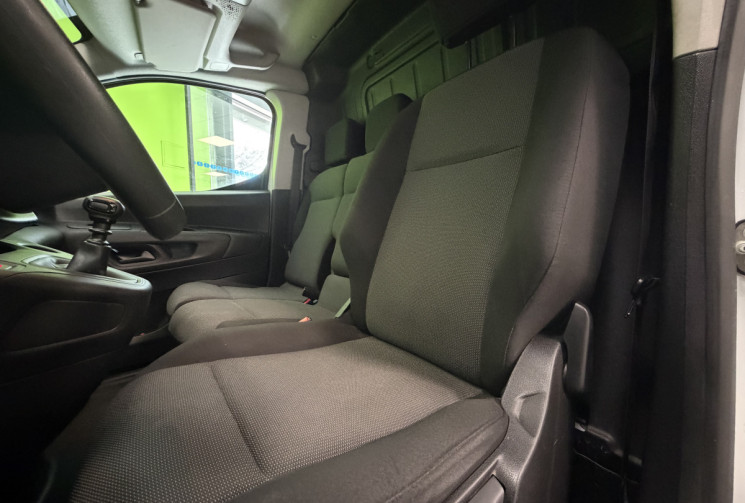 Peugeot Partner 1.2 110CV 1000KG CHARGE DISTRI FAITE ENTRETIEN COMPLET PEUGEOT