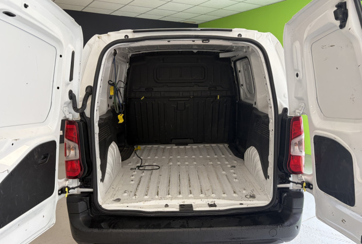 Peugeot Partner 1.2 110CV 1000KG CHARGE DISTRI FAITE ENTRETIEN COMPLET PEUGEOT