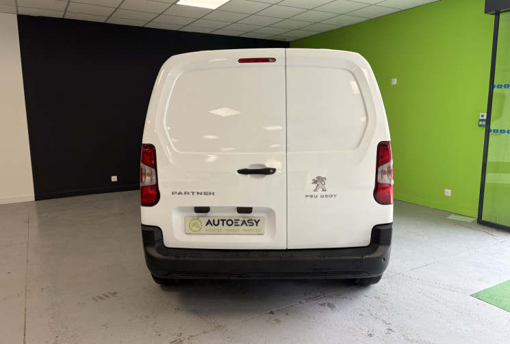 Peugeot Partner 1.2 110CV 1000KG CHARGE DISTRI FAITE ENTRETIEN COMPLET PEUGEOT
