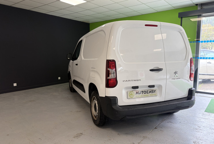 Peugeot Partner 1.2 110CV 1000KG CHARGE DISTRI FAITE ENTRETIEN COMPLET PEUGEOT