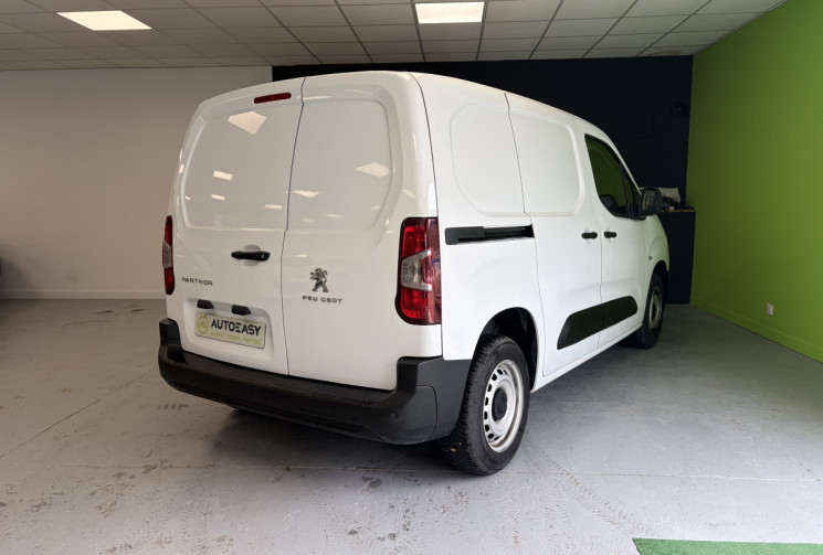Peugeot Partner 1.2 110CV 1000KG CHARGE DISTRI FAITE ENTRETIEN COMPLET PEUGEOT