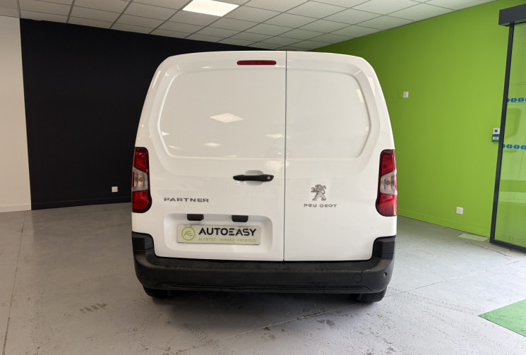 Peugeot Partner 1.2 110CV 1000KG CHARGE DISTRI FAITE ENTRETIEN COMPLET PEUGEOT