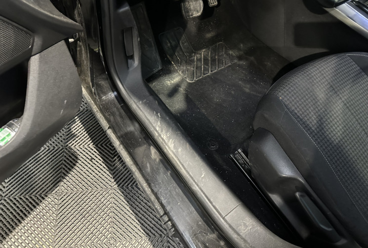 Peugeot 308 SW 1.5 BlueHDi 130ch S&S Active Business EAT8 / DISTRIBUTION OK