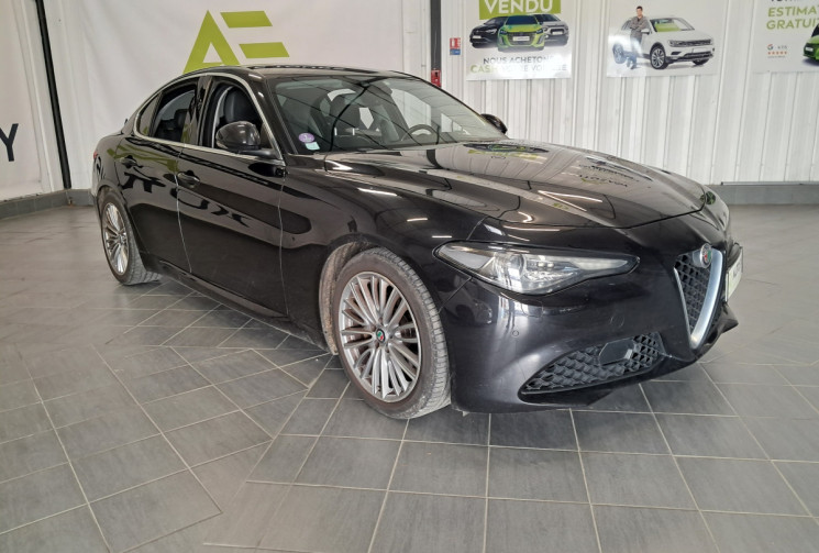 Alfa Romeo Giulia 2.0 TB 200ch Lusso AT8 - TOUTES OPTIONS - ENTRETIEN SUIVI -