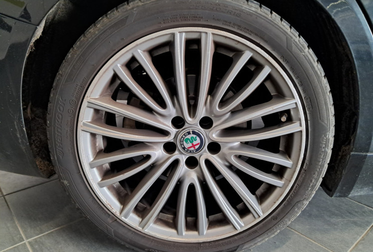 Alfa Romeo Giulia 2.0 TB 200ch Lusso AT8 - TOUTES OPTIONS - ENTRETIEN SUIVI -