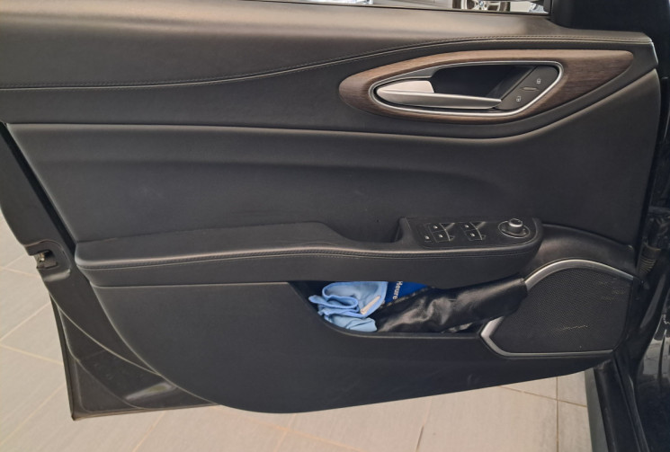 Alfa Romeo Giulia 2.0 TB 200ch Lusso AT8 - TOUTES OPTIONS - ENTRETIEN SUIVI -