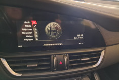 Alfa Romeo Giulia 2.0 TB 200ch Lusso AT8 - TOUTES OPTIONS - ENTRETIEN SUIVI -