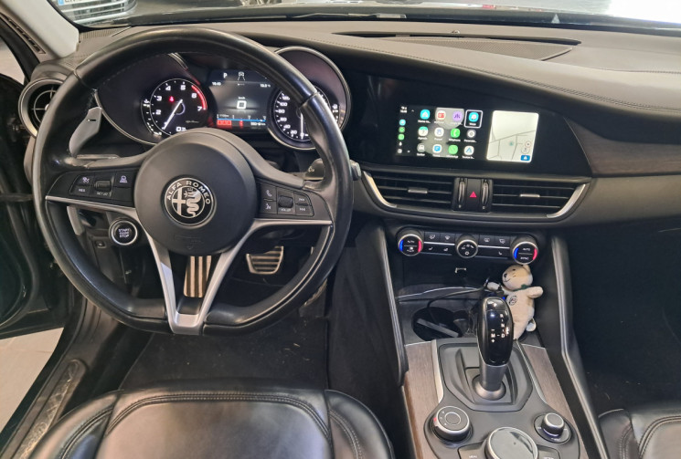 Alfa Romeo Giulia 2.0 TB 200ch Lusso AT8 - TOUTES OPTIONS - ENTRETIEN SUIVI -