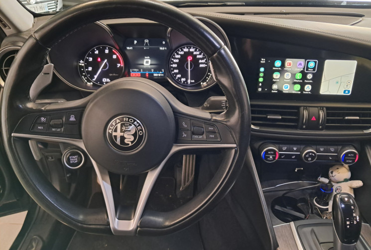 Alfa Romeo Giulia 2.0 TB 200ch Lusso AT8 - TOUTES OPTIONS - ENTRETIEN SUIVI -