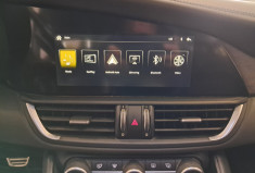 Alfa Romeo Giulia 2.0 TB 200ch Lusso AT8 - TOUTES OPTIONS - ENTRETIEN SUIVI -