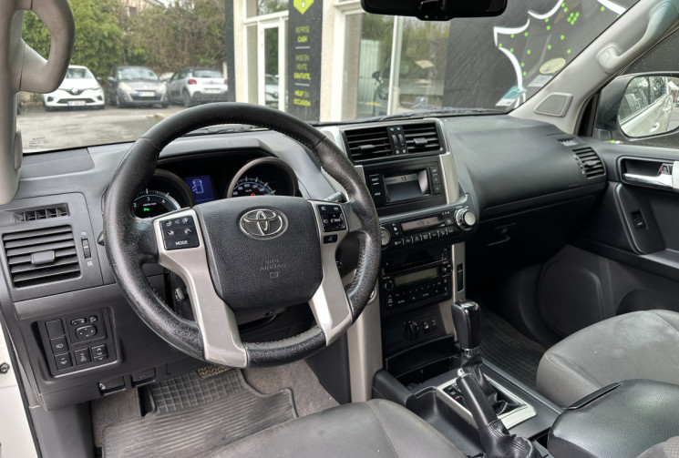 Toyota Land Cruiser 60Th 3.0 D-4D 190 Légende Prado / Attelage / Entretien Toyota (KDJ 150)