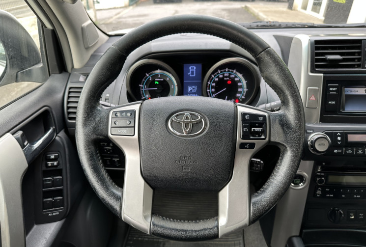 Toyota Land Cruiser 60Th 3.0 D-4D 190 Légende Prado / Attelage / Entretien Toyota (KDJ 150)