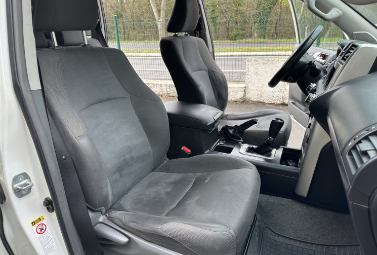 Toyota Land Cruiser 60Th 3.0 D-4D 190 Légende Prado / Attelage / Entretien Toyota (KDJ 150)