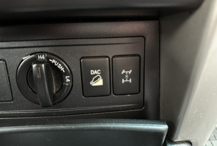 Toyota Land Cruiser 60Th 3.0 D-4D 190 Légende Prado / Attelage / Entretien Toyota (KDJ 150)