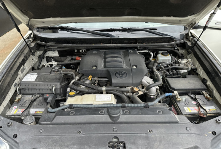 Toyota Land Cruiser 60Th 3.0 D-4D 190 Légende Prado / Attelage / Entretien Toyota (KDJ 150)