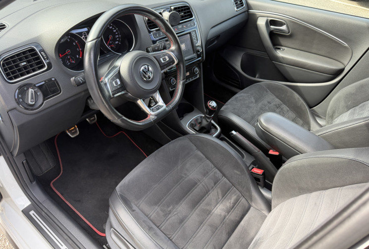 Volkswagen Polo 1.8 TSI 192 ch GTI 5p / Historique complet  / Toit ouvrant / Sièges alcantara