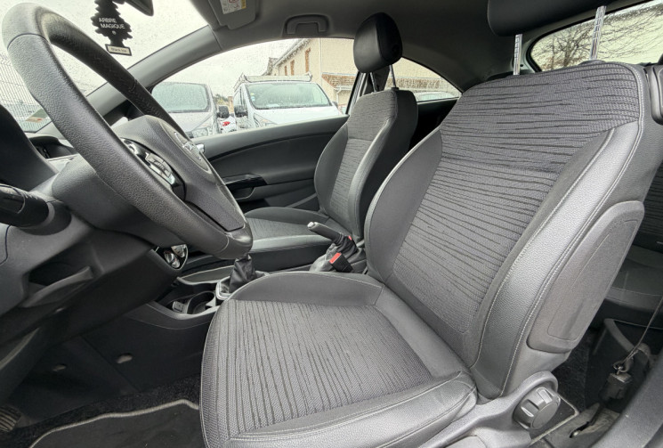 Opel Corsa D / 1.2 / 86 CH / GRAPHITE