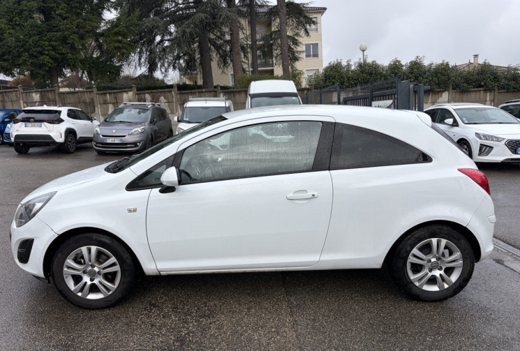 Opel Corsa D / 1.2 / 86 CH / GRAPHITE