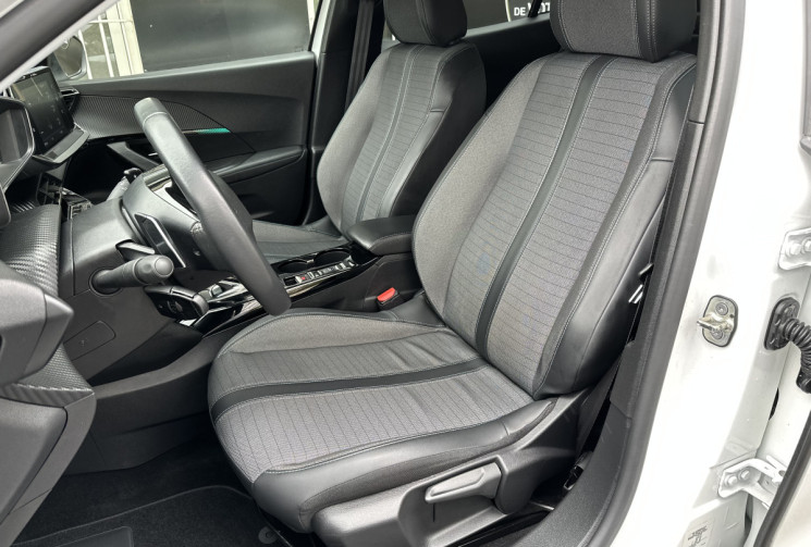 Peugeot 2008 ALLURE 1.5 HDI 130 EAT8 / Carplay / Cockpit 3D / Camera / FULL Entretien  