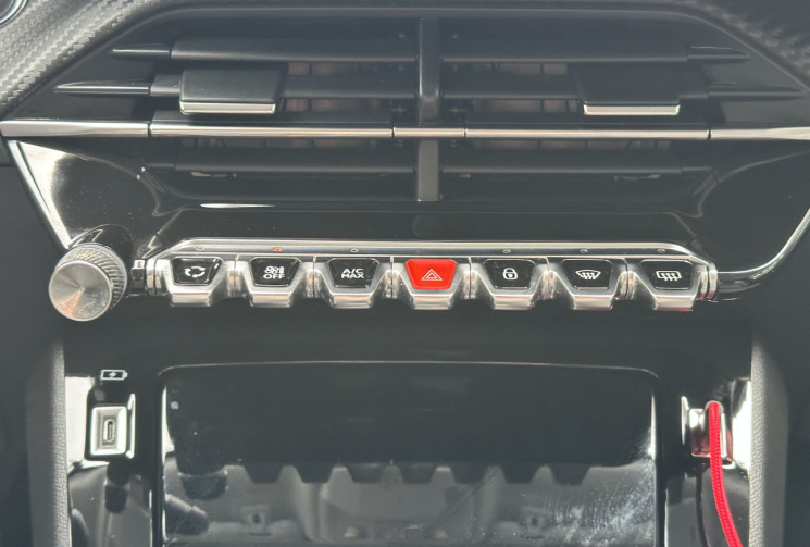 Peugeot 2008 ALLURE 1.5 HDI 130 EAT8 / Carplay / Cockpit 3D / Camera / FULL Entretien  