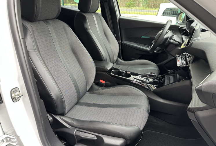 Peugeot 2008 ALLURE 1.5 HDI 130 EAT8 / Carplay / Cockpit 3D / Camera / FULL Entretien  