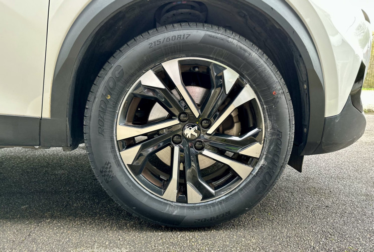 Peugeot 2008 ALLURE 1.5 HDI 130 EAT8 / Carplay / Cockpit 3D / Camera / FULL Entretien  