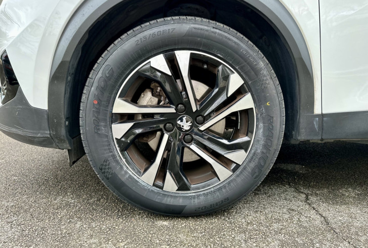 Peugeot 2008 ALLURE 1.5 HDI 130 EAT8 / Carplay / Cockpit 3D / Camera / FULL Entretien  